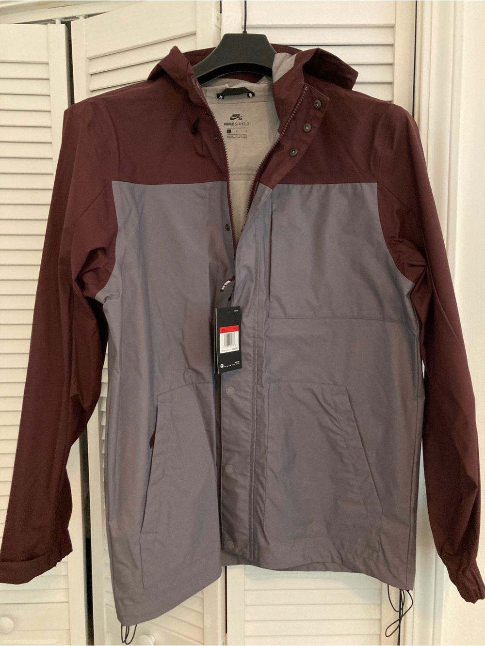 Nike Men’s Shield Two-Tone Hooded Rain Jacket/Windbreaker - Maroon & Gray